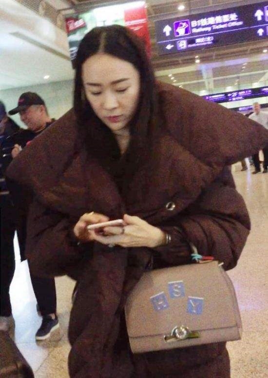 Khi những người đẹp sành điệu của Hoa ngữ gây bão vì áo khoác khó hiểu