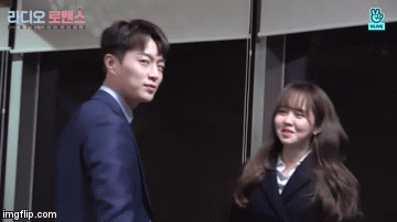 Kim So Hyun ngượng ngùng sau cảnh hôn trong Radio Romance