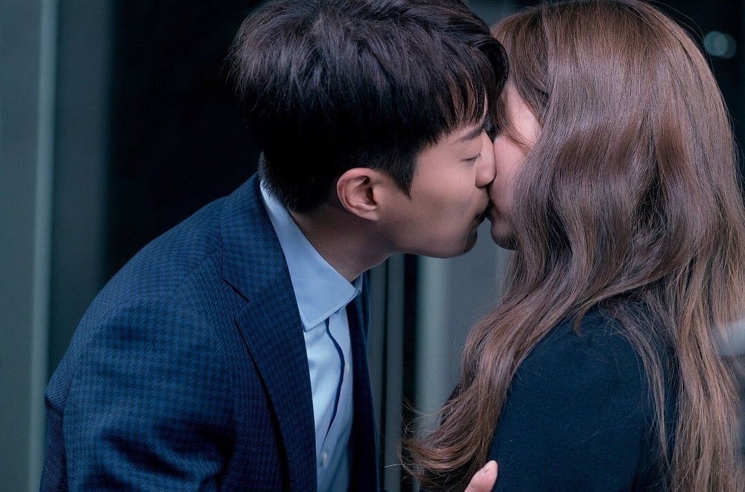 Kim So Hyun ngượng ngùng sau cảnh hôn trong Radio Romance