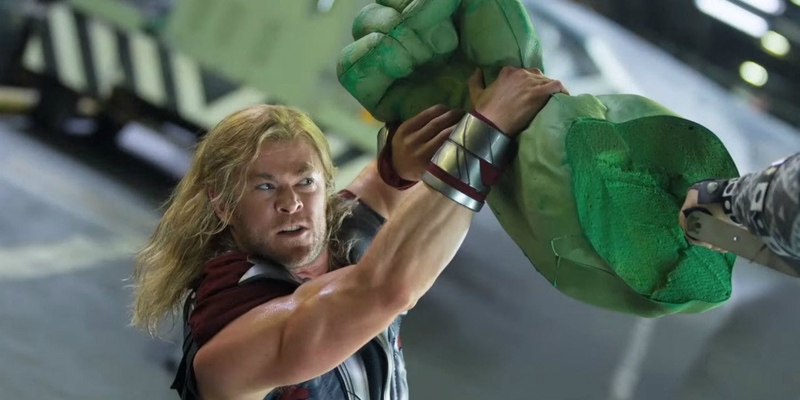 Lật tẩy sự lừa dối của các phim Marvel trong những hình ảnh hậu trường