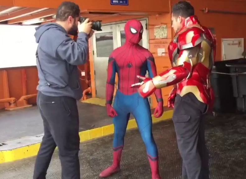 Lật tẩy sự lừa dối của các phim Marvel trong những hình ảnh hậu trường