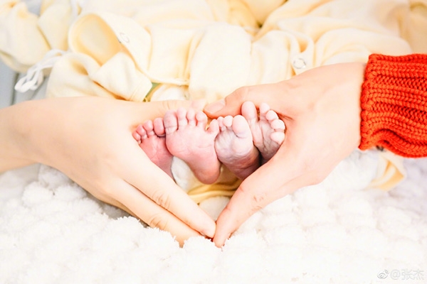 Trương Kiệt bị 'bóc mẽ' vì khoe chuyện tình yêu ngọt ngào với Tạ Na