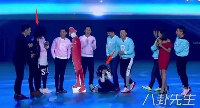 Phì cười vì những khoảnh khắc dàn sao Hoa ngữ hóa thân thành fan cuồng