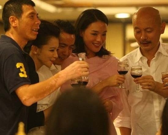 Khi các Hoa đán Hoa ngữ hầu rượu đại gia