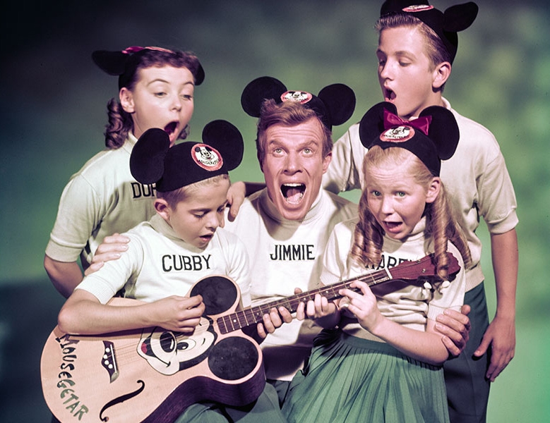 Disney cũng có những luật lệ hà khắc chẳng kém K-pop