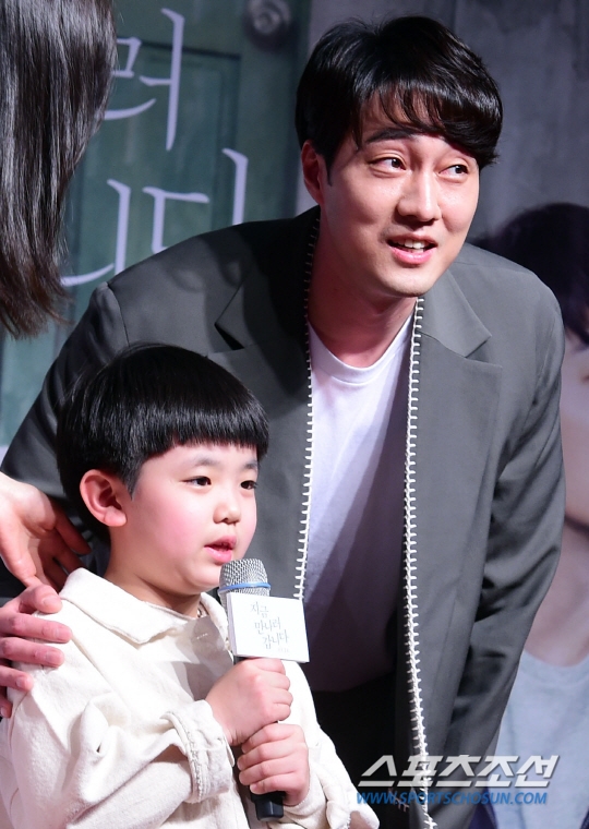Dàn sao khủng xuất hiện tại buổi chiếu VIP movie 'Be With You'