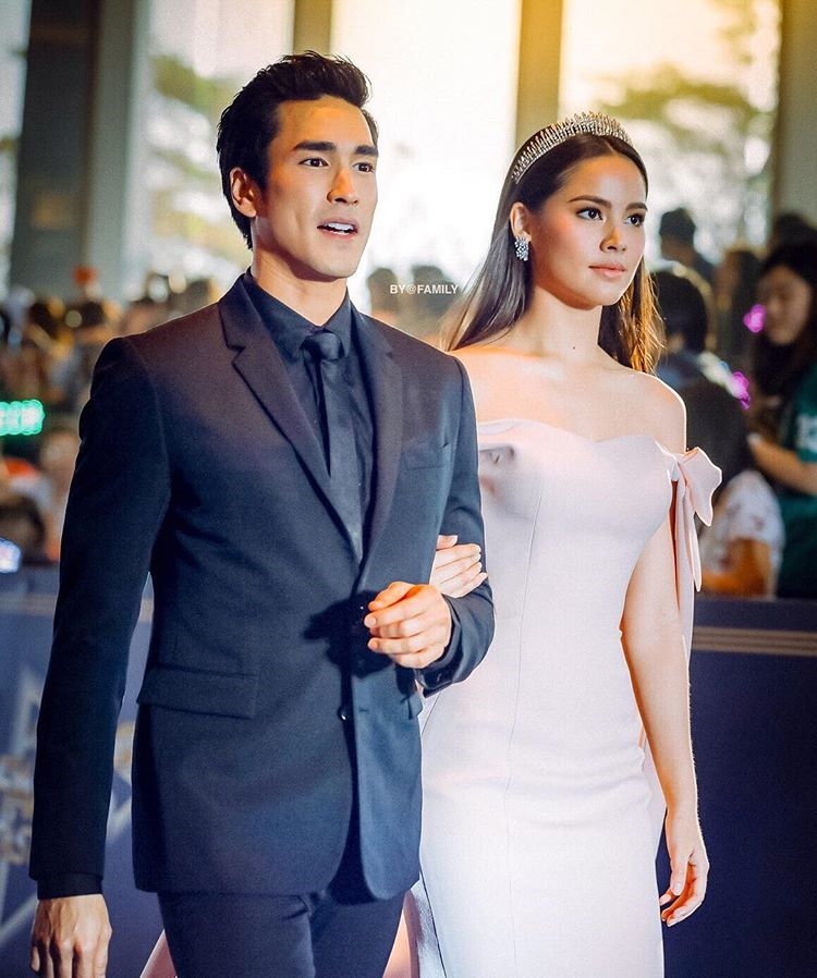 Nadech Kugimiya ngầm ám chỉ Yaya Urassaya là bạn gái của mình