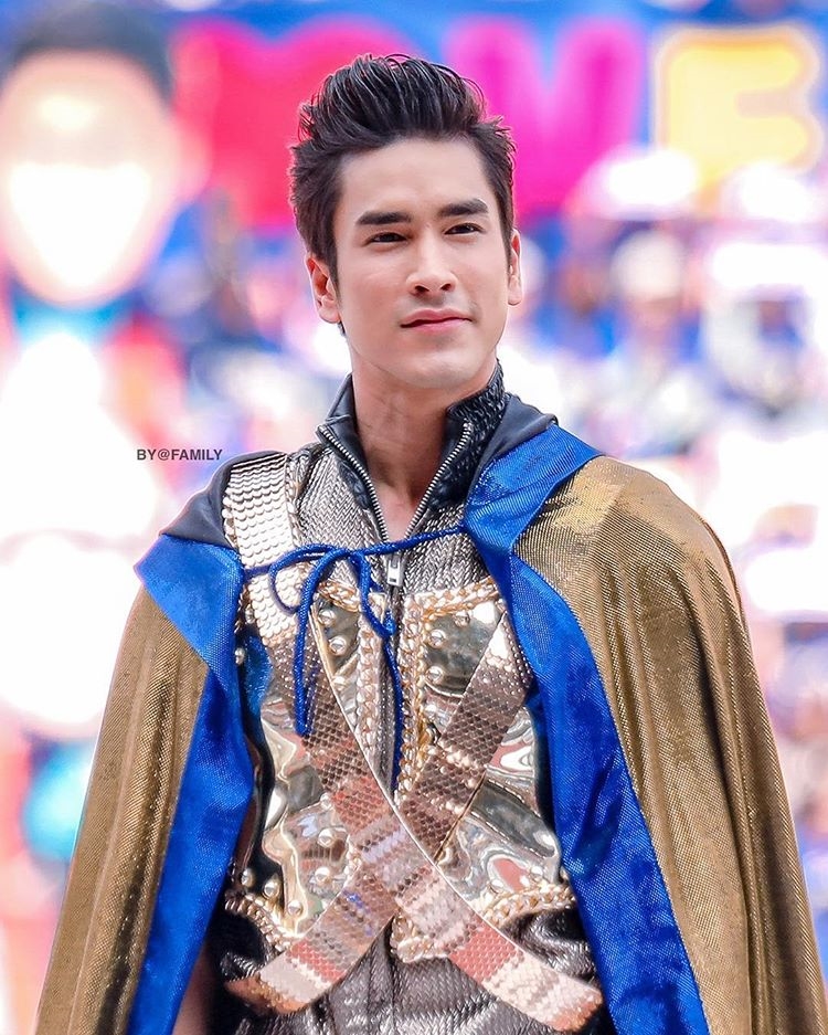 Nadech Kugimiya ngầm ám chỉ Yaya Urassaya là bạn gái của mình