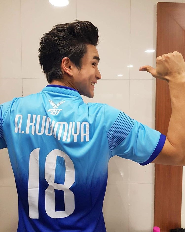 Nadech Kugimiya ngầm ám chỉ Yaya Urassaya là bạn gái của mình