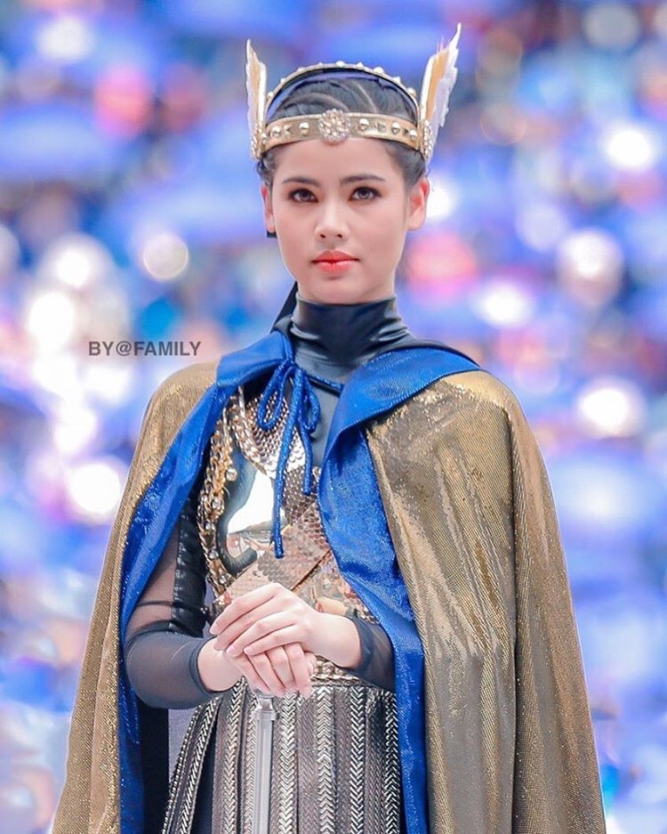 Nadech Kugimiya ngầm ám chỉ Yaya Urassaya là bạn gái của mình