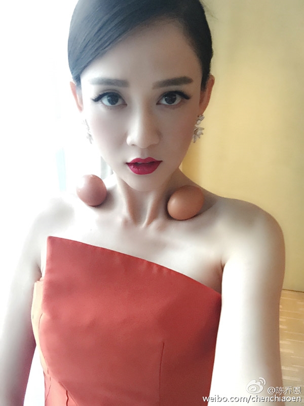 Ngã ngửa với những tài lẻ 'độc và 'lạ' của dàn mỹ nhân hàng đầu Cbiz