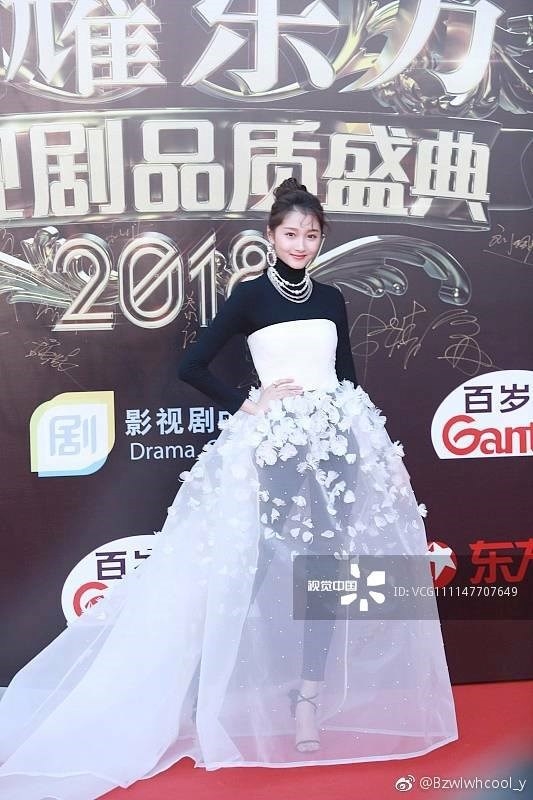 Sửng sốt trước loạt hình ảnh chưa qua chỉnh sửa của loạt sao Cbiz