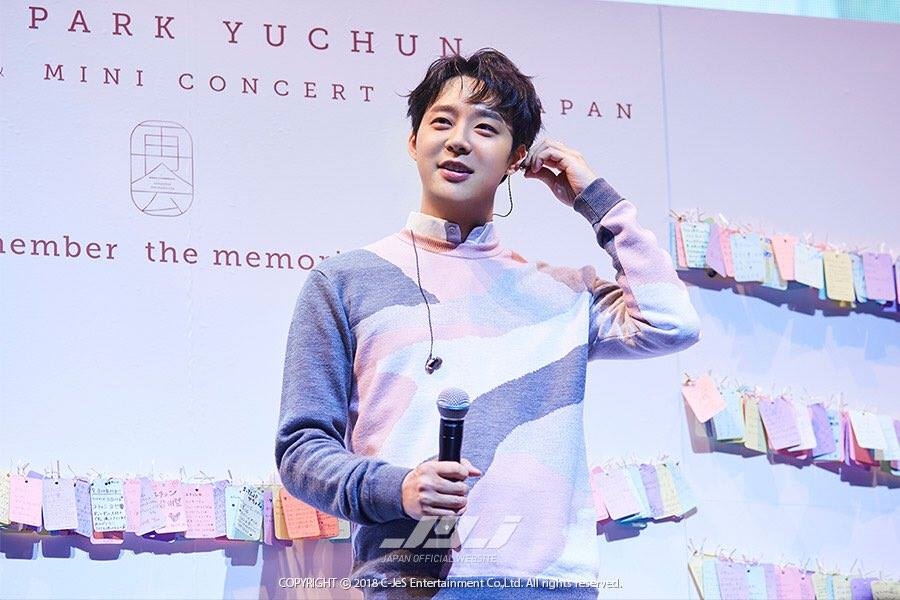 Park Yoochun rơi nước mắt tại fan meeting sau scandal 2 năm trước