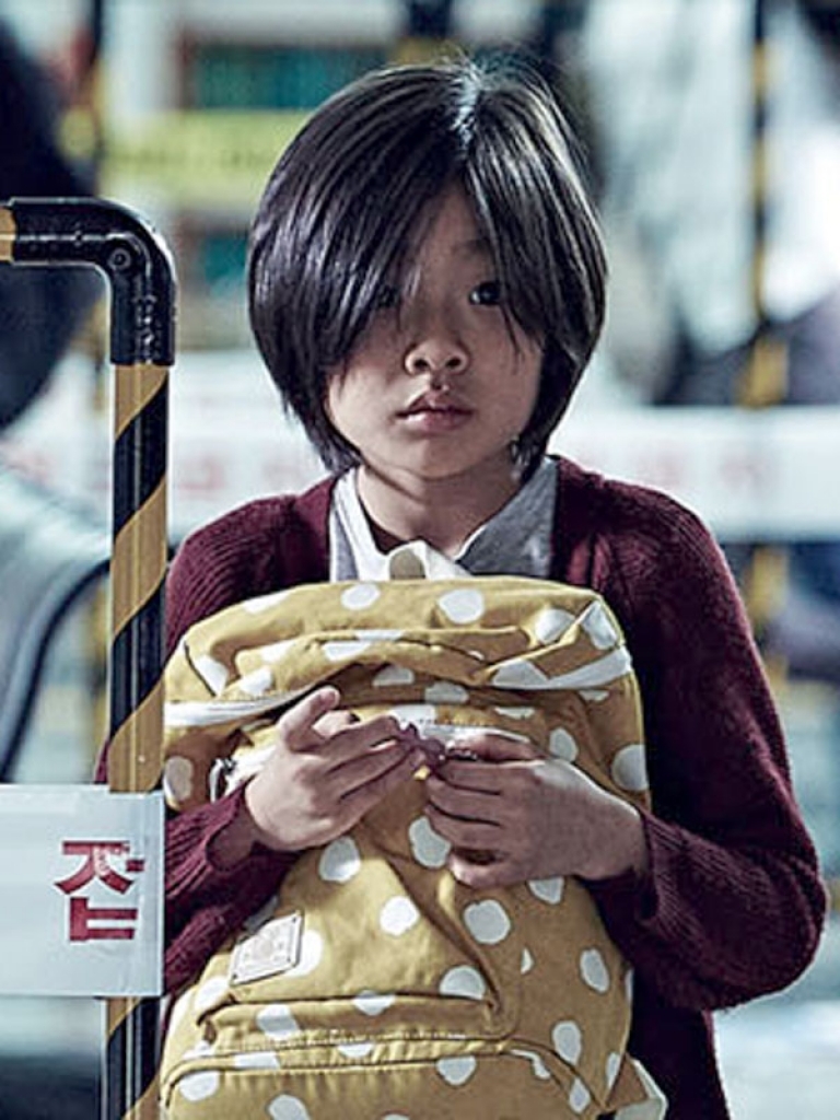 Sao nhí Hàn Quốc sải bước trên thảm đỏ liên hoan phim