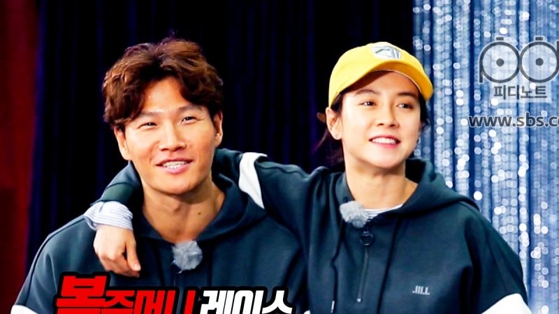 Song Ji Hyo được mẹ của Kim Jong Kook nhận là con dâu
