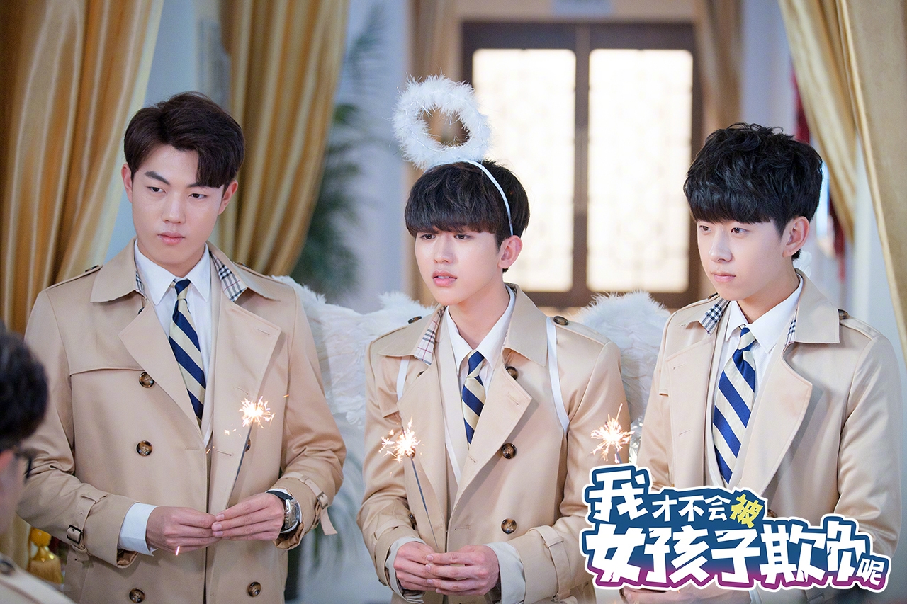 Chưa hết Idol Producer, fan đã nháo nhào vì phim mới của Thái Từ Khôn