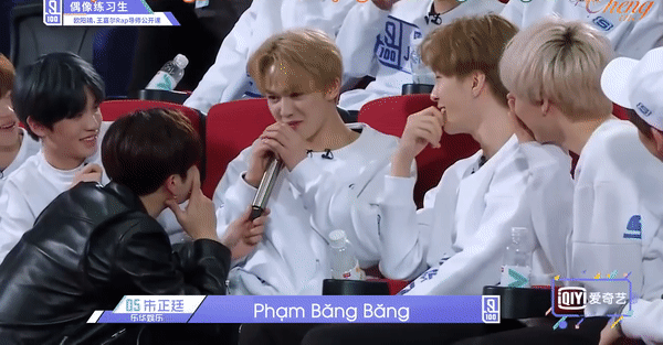 Muôn vàn biểu cảm của Phạm Thừa Thừa trong Idol Producer