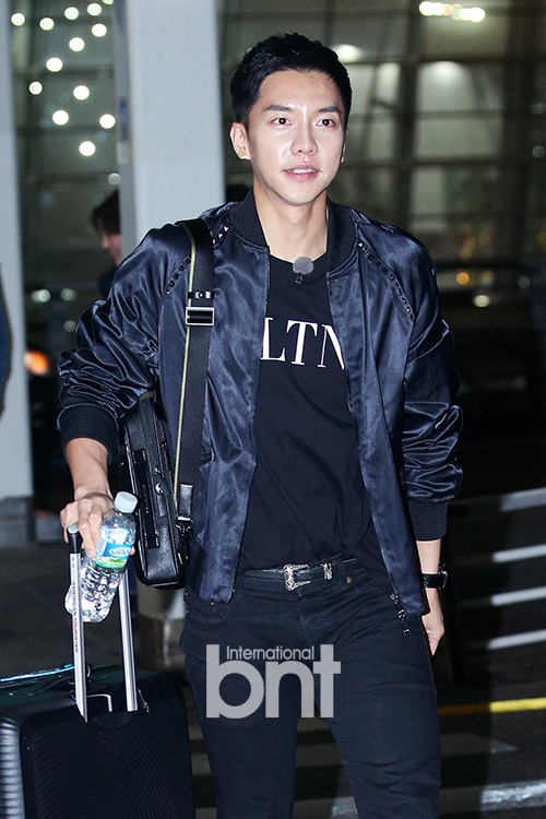 Lộ hình ảnh đầu tiên của Lee Seung Gi và đoàn quay show tại Việt Nam