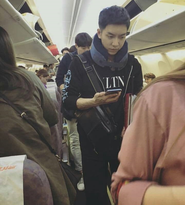 Lộ hình ảnh đầu tiên của Lee Seung Gi và đoàn quay show tại Việt Nam