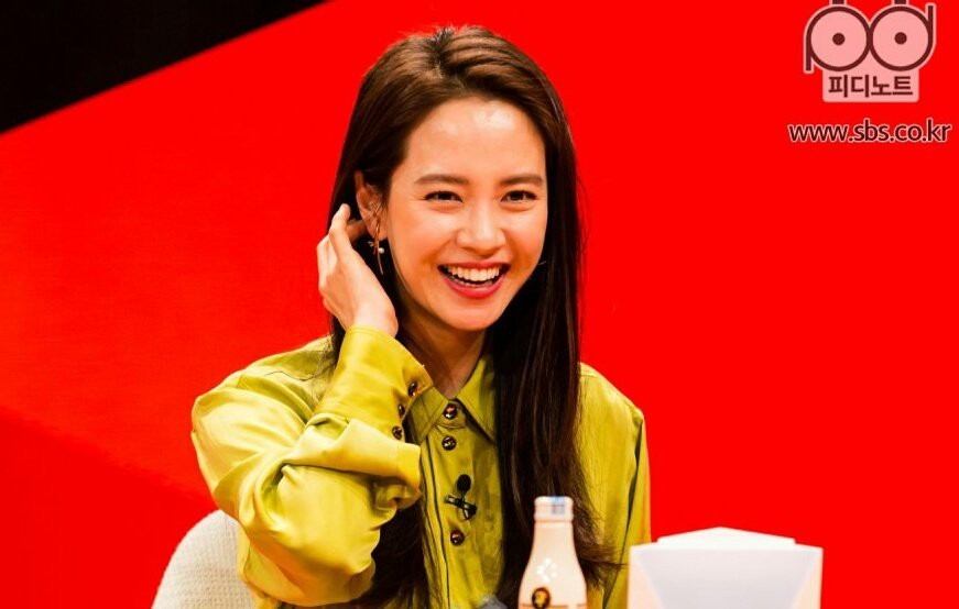 Song Ji Hyo khẳng định không thể hẹn hò với Kim Jong Kook