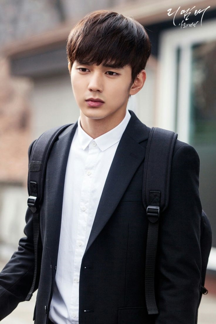 Sao nhí Yoo Seung Ho ngày nào giờ đã là nam thần vạn người mê rồi