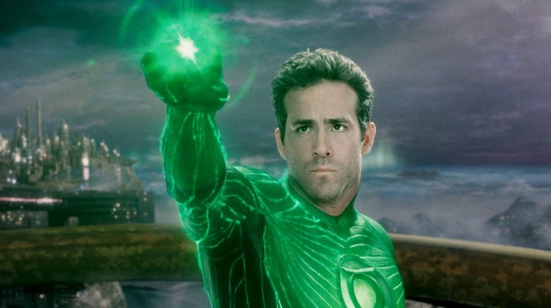 9 'bộ cánh' thảm họa của các siêu anh hùng DC và Marvel
