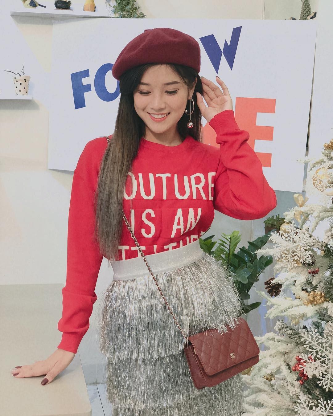 Tủ đồ sành điệu của Hoàng Yến Chibi trong Tháng Năm Rực Rỡ