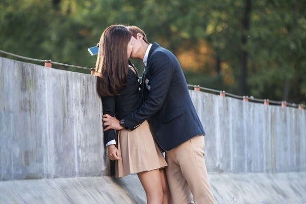 Dưới sức ép của phong trào #metoo, cảnh cưỡng hôn trên phim sẽ bị cấm?