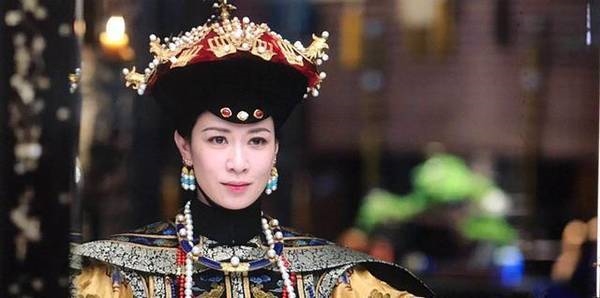 Xa Thi Mạn vừa uy quyền vừa xinh đẹp trong phim mới