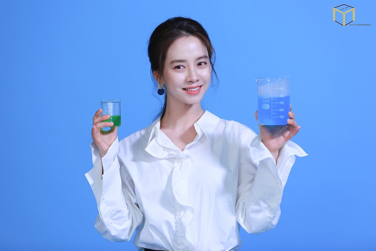 Song Ji Hyo chia sẻ chưa muốn kết hôn, hài lòng với cuộc sống hiện tại