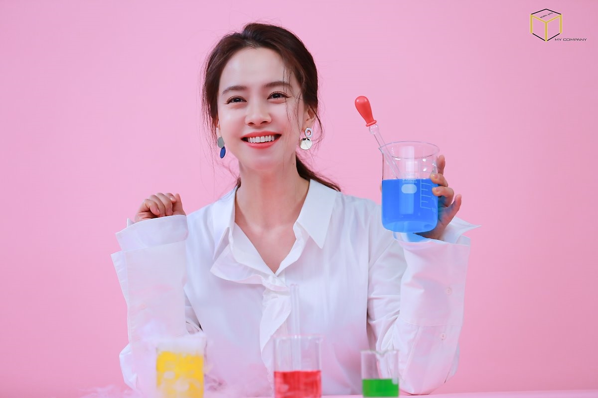 Song Ji Hyo chia sẻ chưa muốn kết hôn, hài lòng với cuộc sống hiện tại