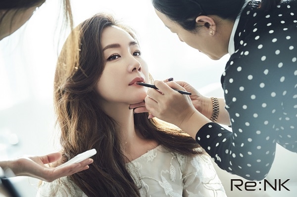 Choi Ji Woo bất ngờ tuyên bố kết hôn ở tuổi 42