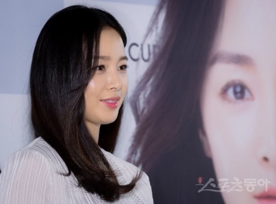 Kim Tae Hee lần đầu đi sự kiện sau 5 tháng kể từ ngày sinh con