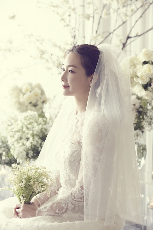 Choi Ji Woo tung ảnh cưới đẹp như phim hậu đám cưới vô cùng kín đáo