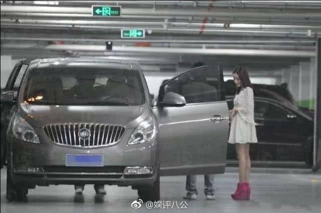 Sự thật về những bức ảnh Lý Tiểu Lộ và Giả Nãi Lượng