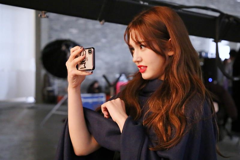 Ngẩn ngơ trước vẻ đẹp hậu trường của Somi