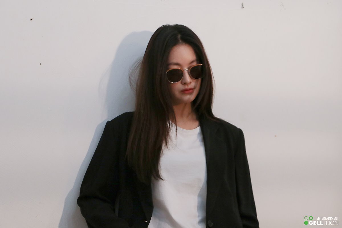 Loạt ảnh hậu trường đẹp đến khó tin của bạn gái Kim Bum