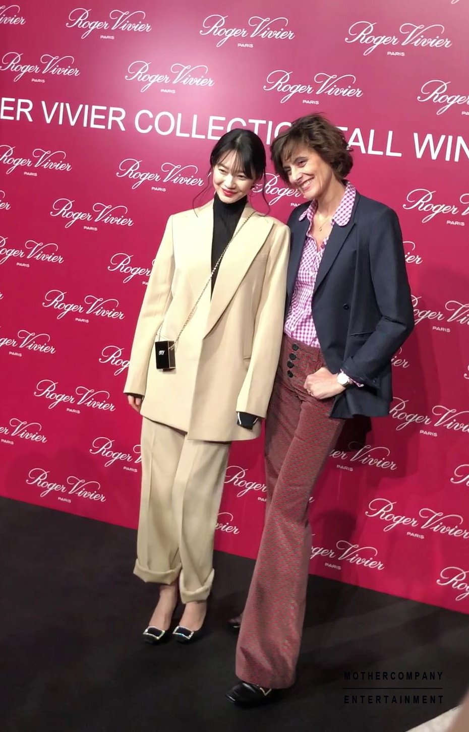 Shin Min Ah trở lại với vẻ đẹp nữ thần cùng bộ ảnh bên trời Tây