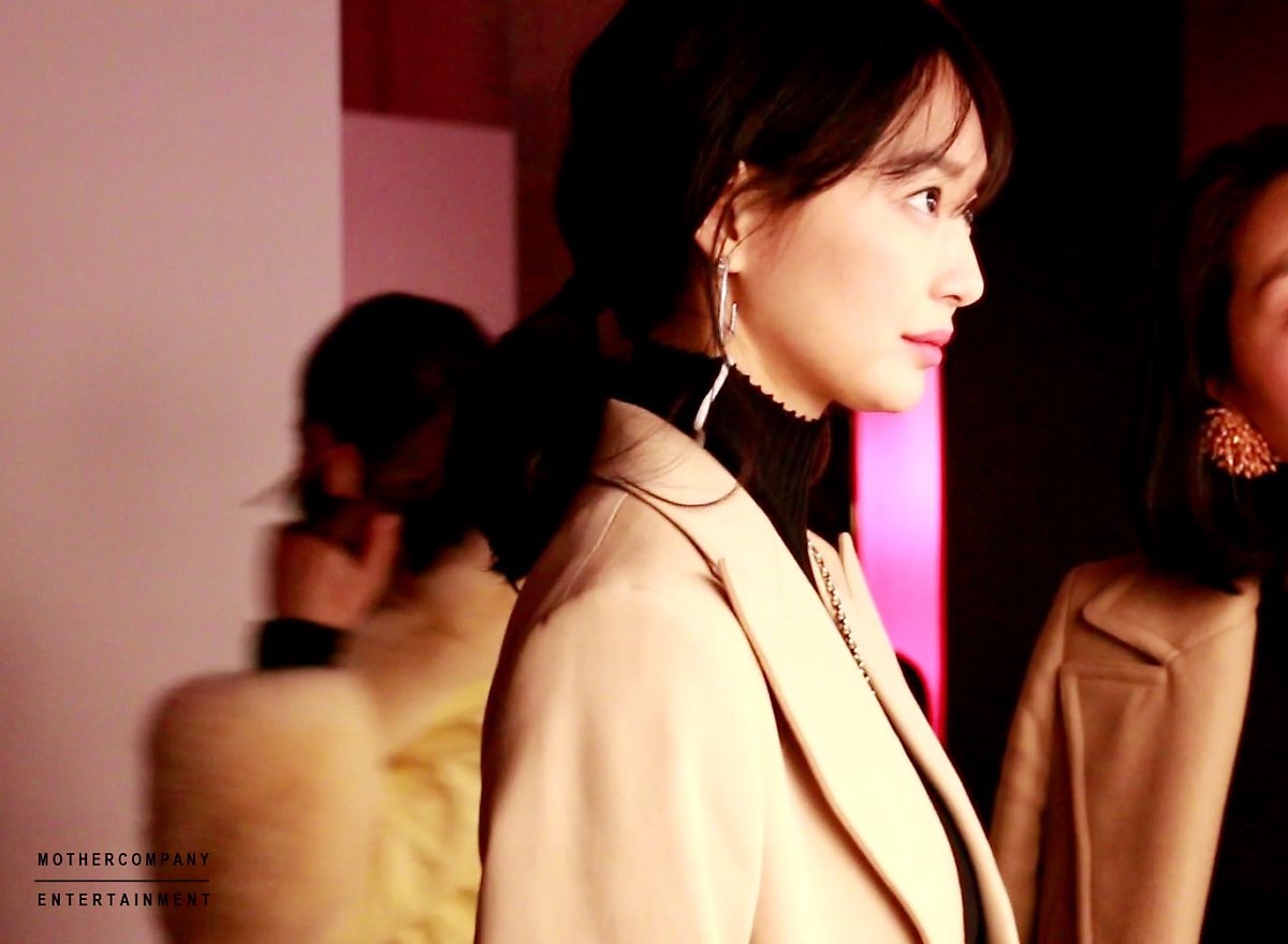 Shin Min Ah trở lại với vẻ đẹp nữ thần cùng bộ ảnh bên trời Tây