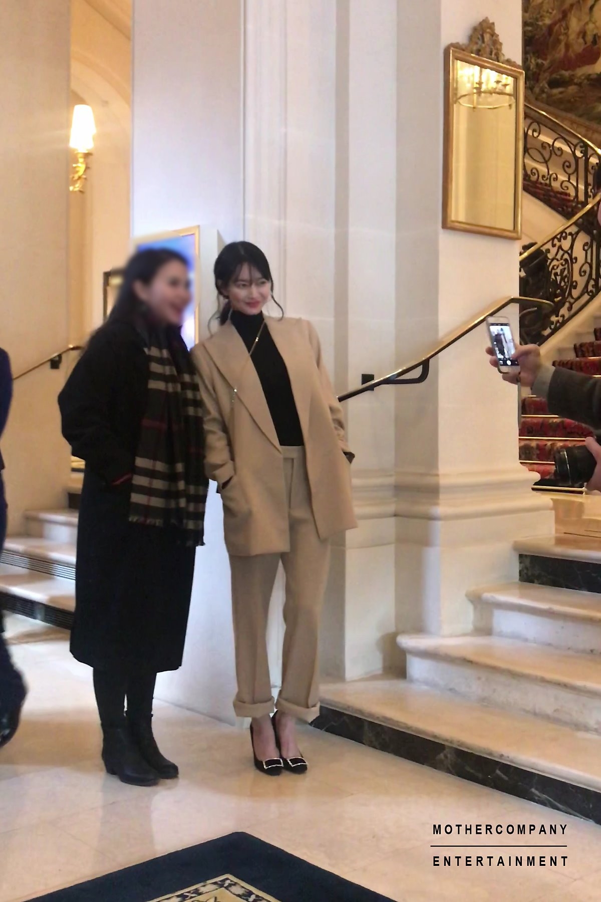 Shin Min Ah trở lại với vẻ đẹp nữ thần cùng bộ ảnh bên trời Tây