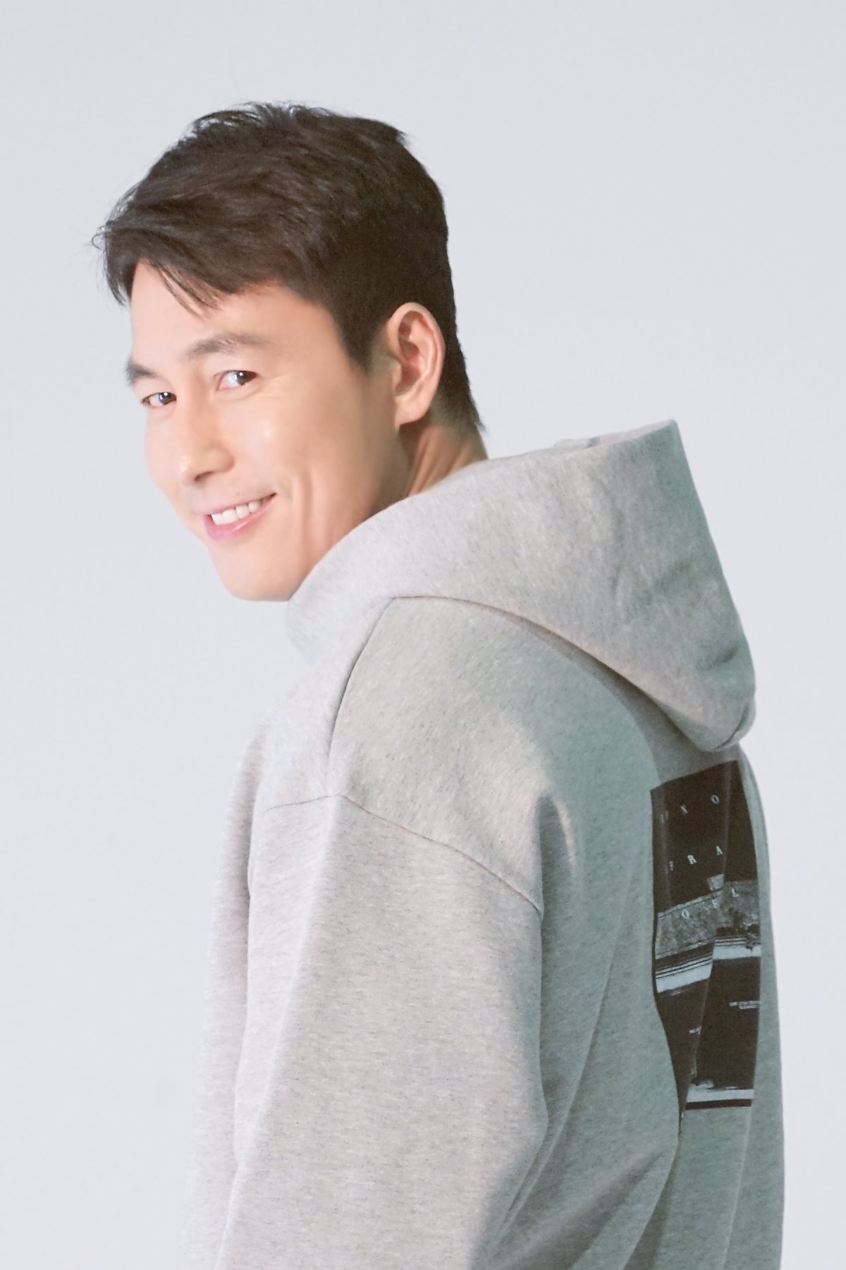 Jung Woo Sung lại khiến fan nữ 'đau tim' với bộ ảnh mới cực đẹp