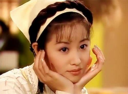 Khi mỹ nhân Cbiz khoe vẻ thơ ngây bằng động tác ôm má