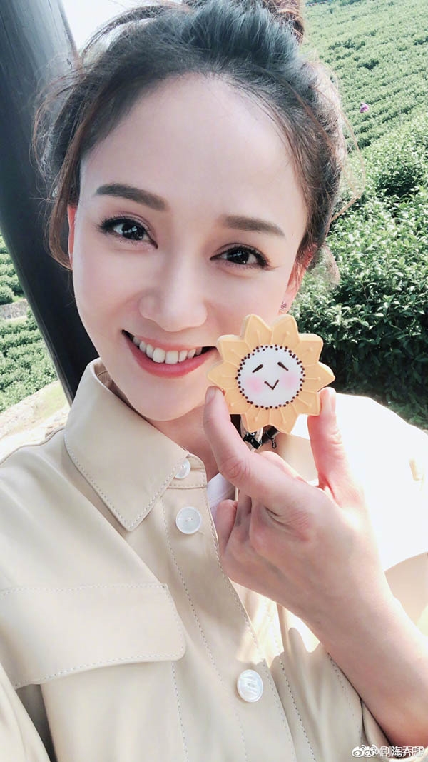 Trần Kiều Ân lại gây tranh cãi vì bị soi cằm nọng và mặt tròn trịa