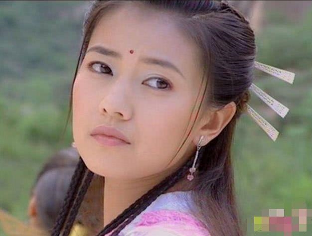 Những cái ngoái đầu như tranh vẽ của mỹ nhân Hoa ngữ