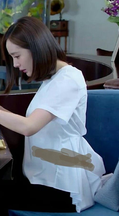 Những khuyết điểm về dáng người khiến sao Cbiz bị cười chê