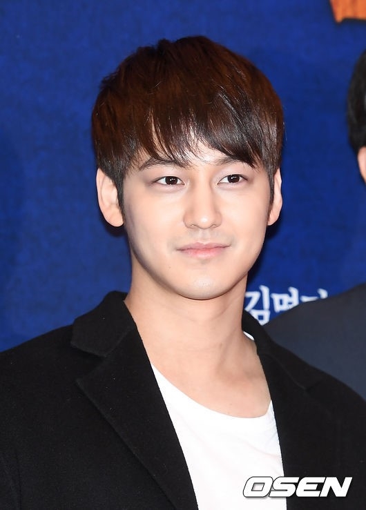 Kim Bum bị 'ném đá' thậm tệ khi thông báo sẽ nhập ngũ