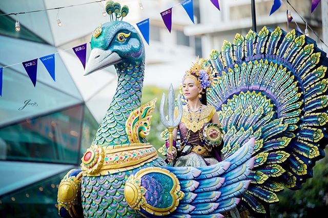 4 sao nữ Thái hóa thân thành nữ thần trong lễ hội té nước Songkran