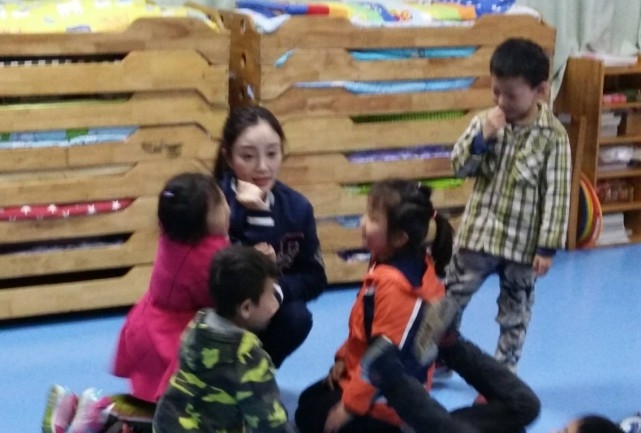 Lý Tiểu Lộ "tươi hẳn" sau khi "hàn gắn thành công" với Giả Nãi Lượng