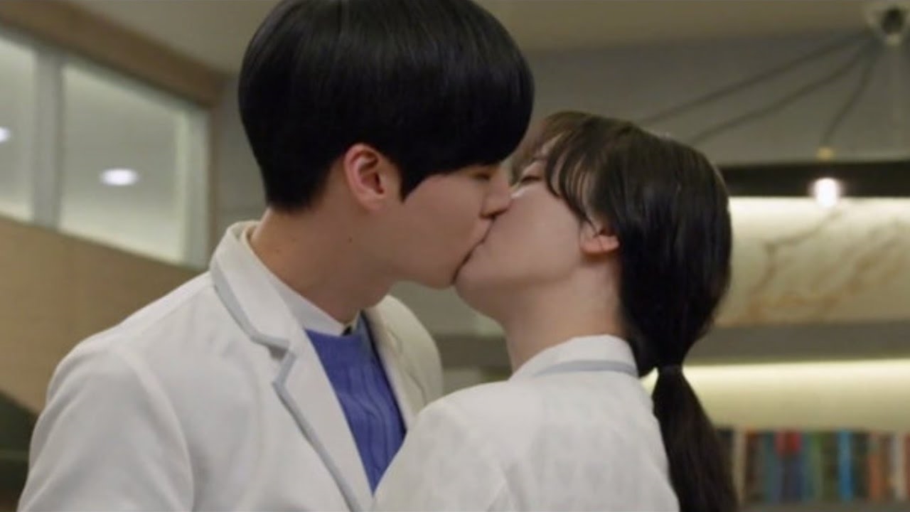 Drama Hàn và những nụ hôn bị đánh giá là 'nhạt nhòa, thiếu muối'
