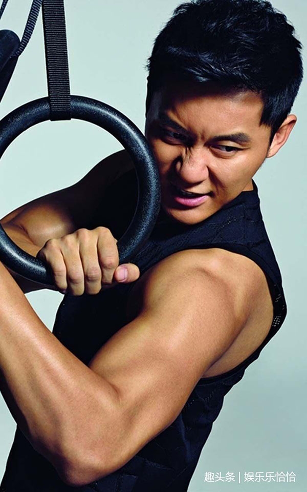 Lý Thần lại bị thương ở đầu khi quay Keep Running khiến fan lo sốt vó